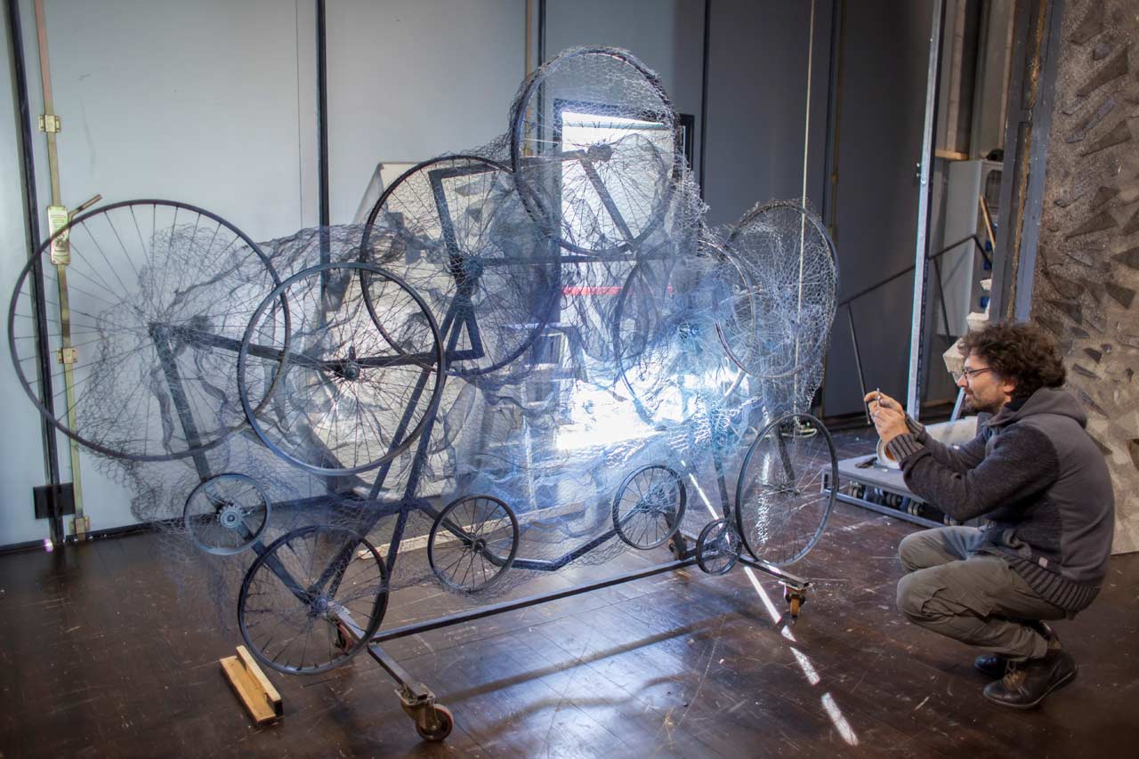 schiaccianoci-quirino-volpini-racconta-riciclo-creativo