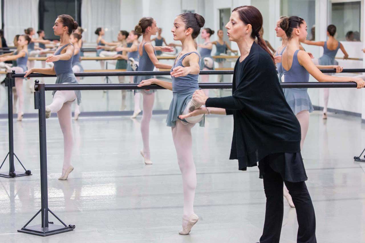 ballettodiroma-compagnia-anticorpi-xl-cap-matilde-valente-studio